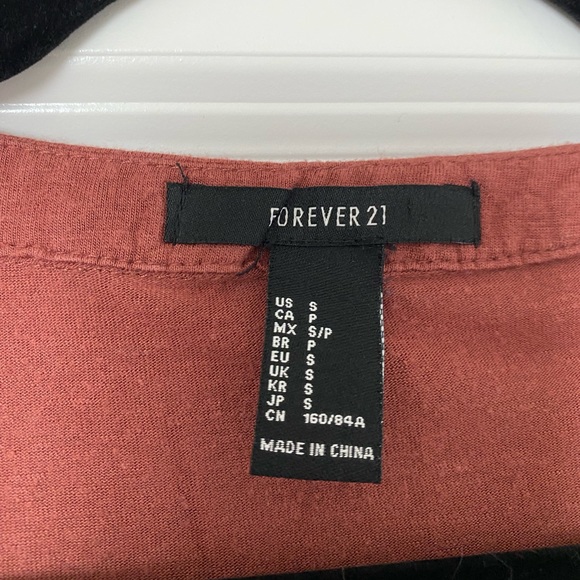 Forever 21 Burnt Red/Orange Vneck Shirt Size Small - Picture 6 of 9